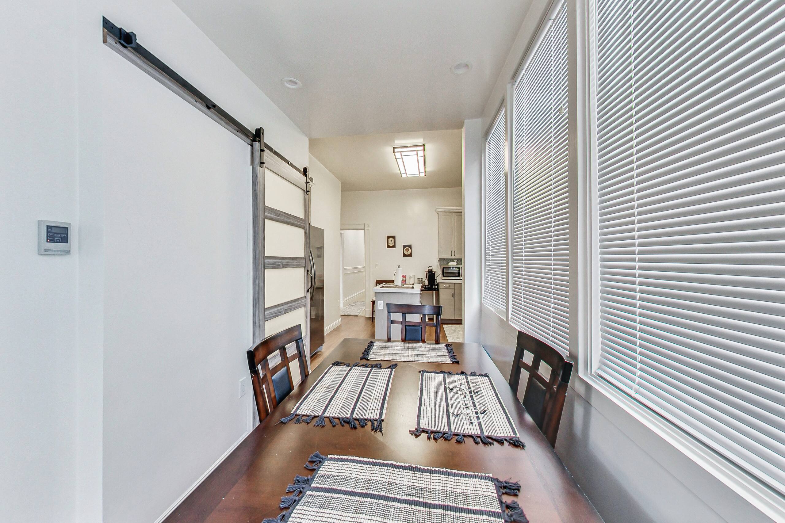 Home in San Francisco · ★5.0 · 5 bedrooms · 5 beds · 1.5 baths - Image 33