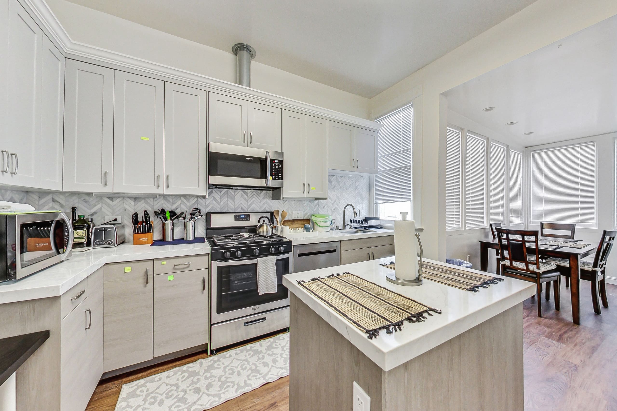 Home in San Francisco · ★5.0 · 5 bedrooms · 5 beds · 1.5 baths - Image 35