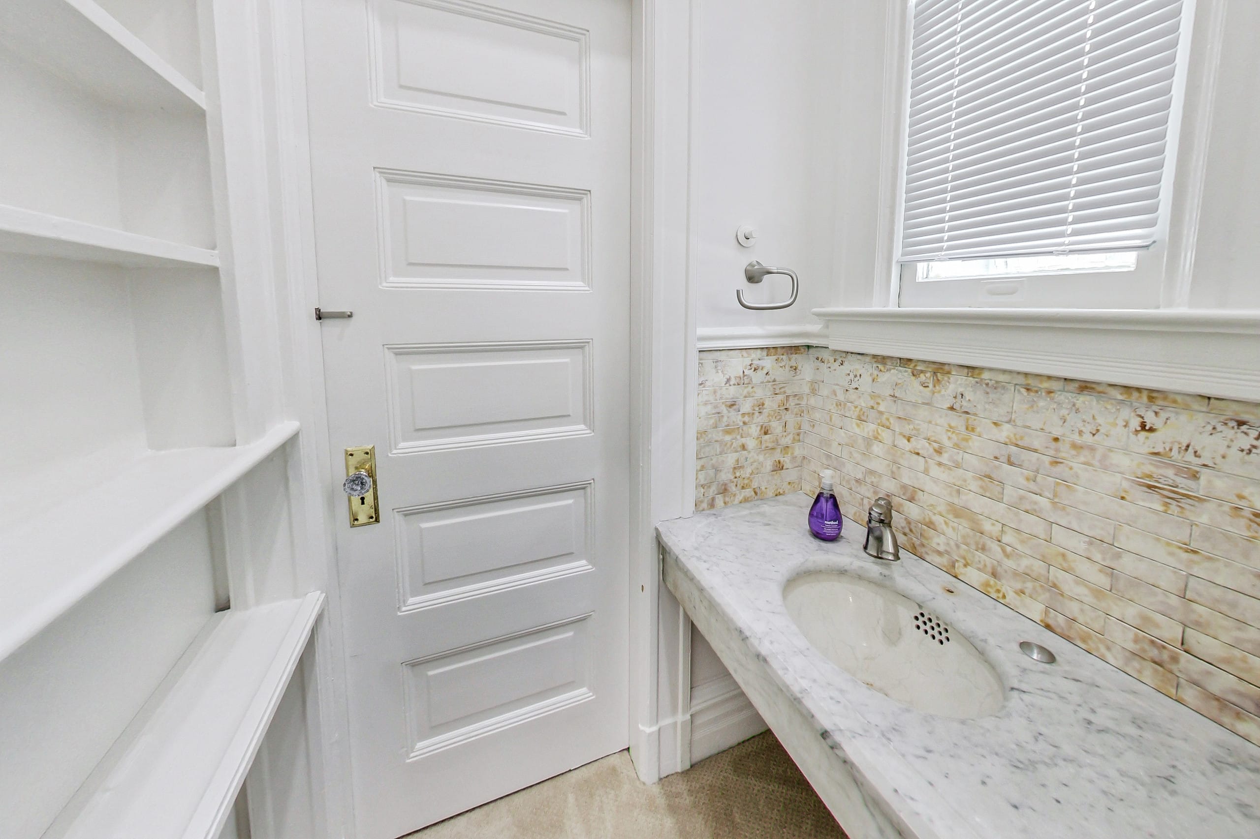 Home in San Francisco · ★5.0 · 5 bedrooms · 5 beds · 1.5 baths - Image 23