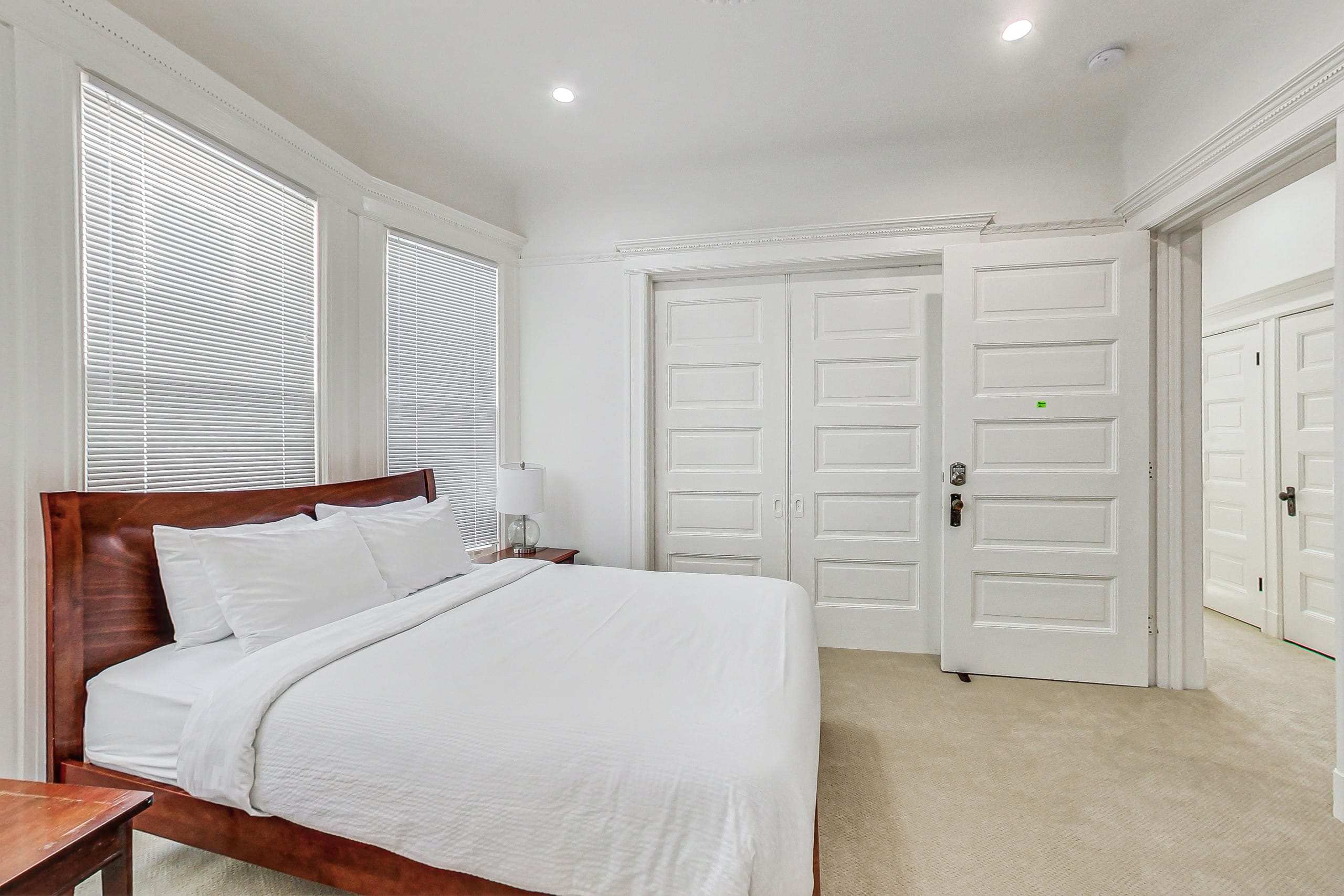 Home in San Francisco · ★5.0 · 5 bedrooms · 5 beds · 1.5 baths - Image 18
