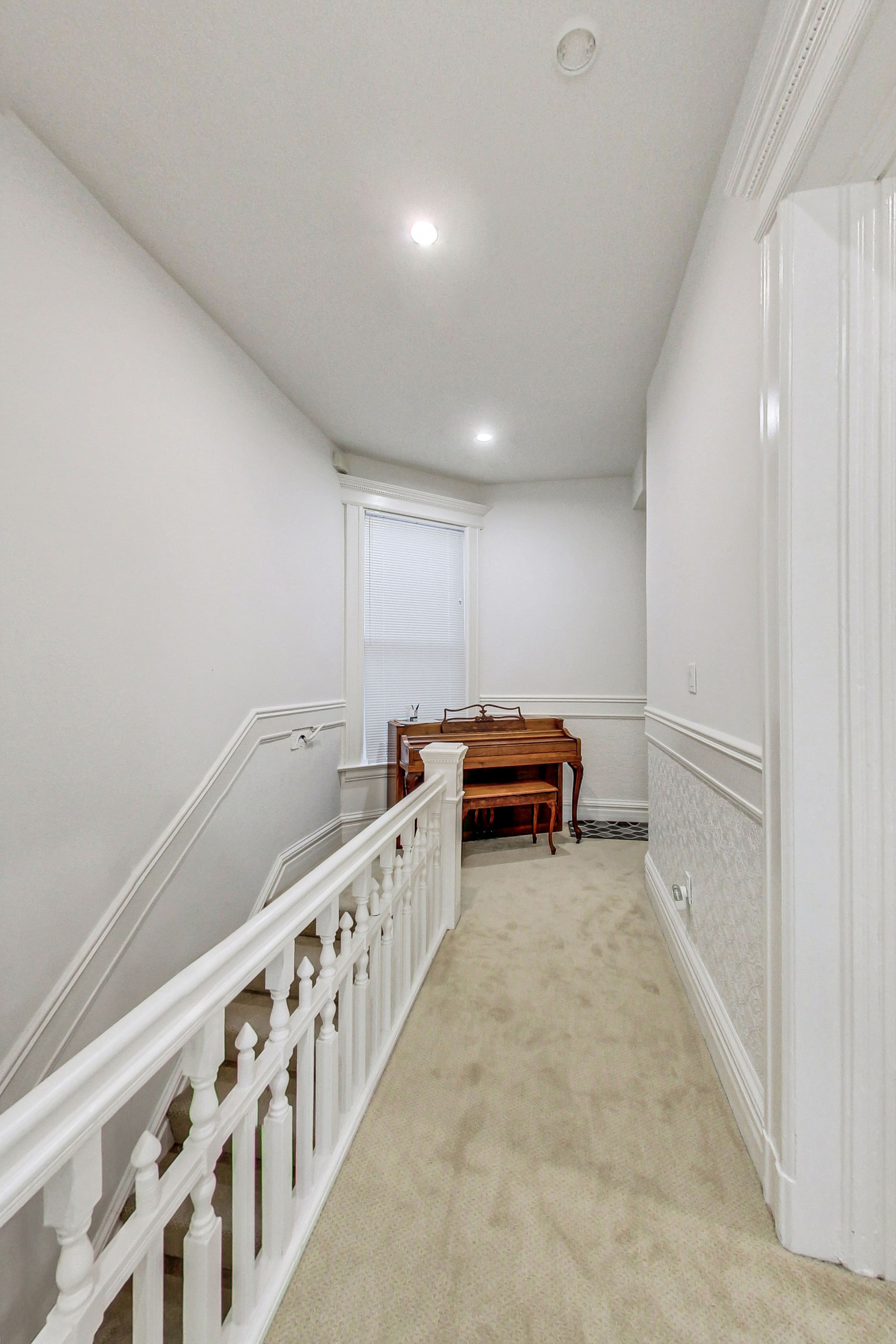 Home in San Francisco · ★5.0 · 5 bedrooms · 5 beds · 1.5 baths - Image 11
