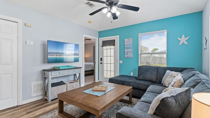 Coastal Cottage With Private Beach - Navarre, FL