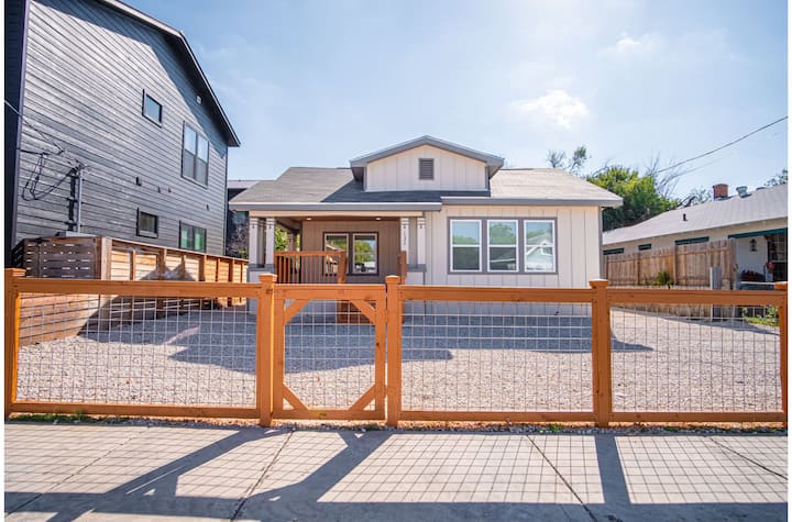 Perfect Spot To Relax 4br/3ba Near Dtown Hemisfair - San Antonio, TX