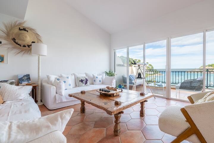 Beachfront Apartment Port de Soller