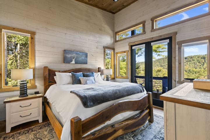 Primary King Suite - Wake up to soaring views