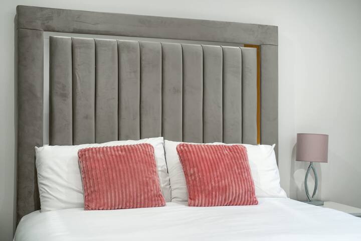 Deluxe 3-bedroom Apartment gallery image 5