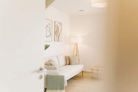 Coastal Suites | Canal Suite 2 water location