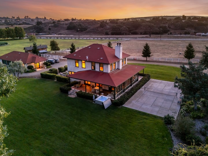 Foxen Canyon Retreat - Pickleball and Wine Country