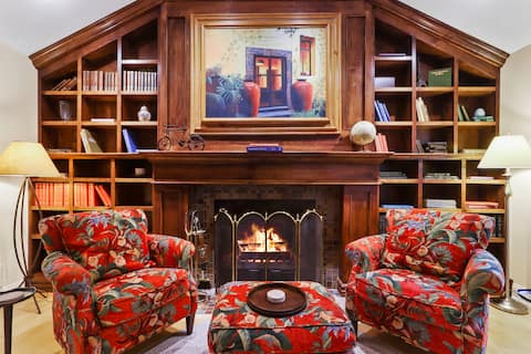 Unwind at the Novel Nest in Abbey Springs