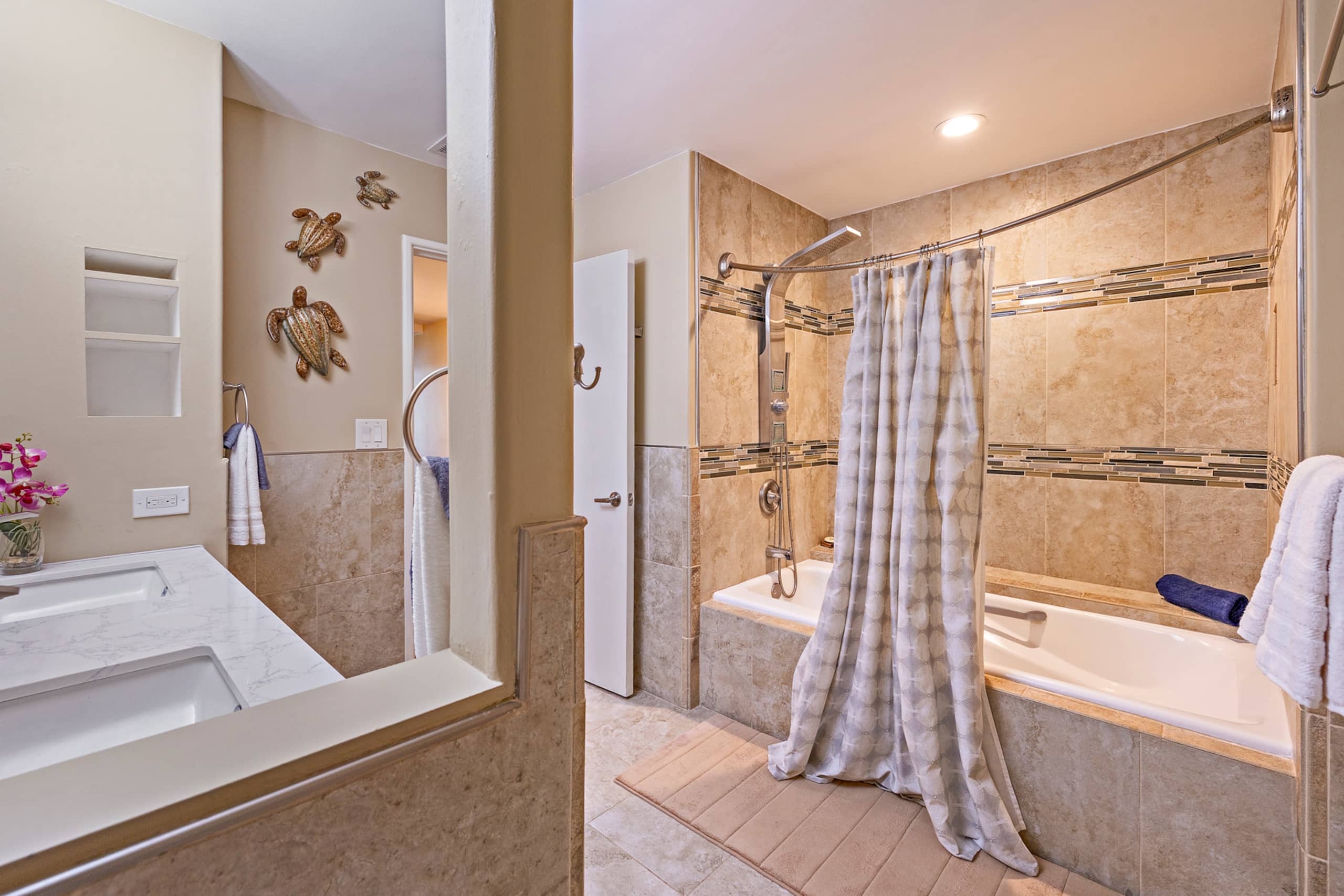 Kaanapali Royal Q202 Modern 2BD Near Beach wPool - Image 25