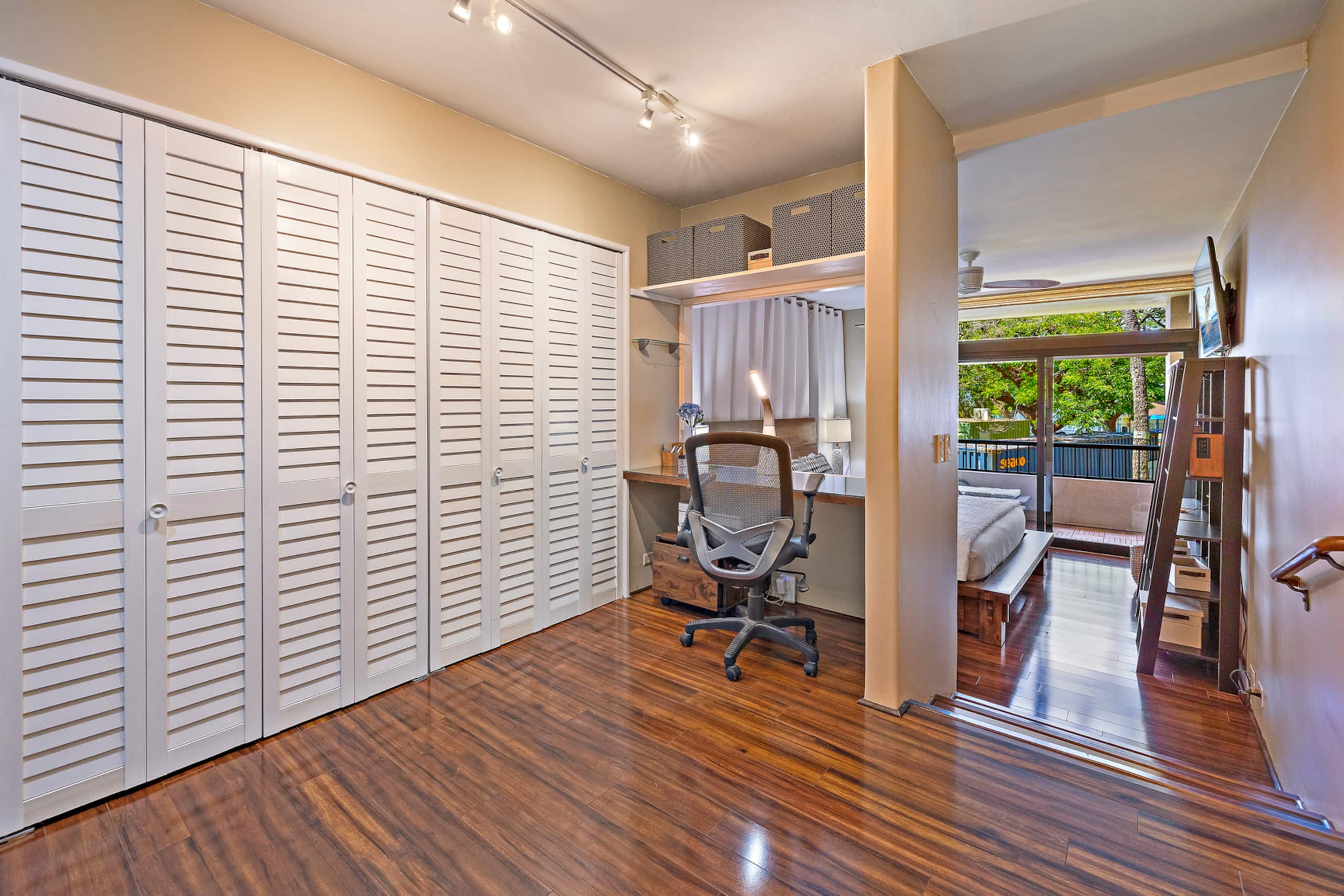 Kaanapali Royal Q202 Modern 2BD Near Beach wPool - Image 18