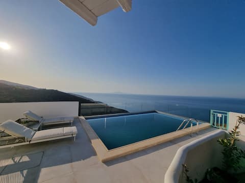 65 Stairs to heaven private pool