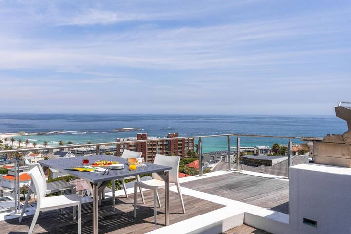 View Talay Apt – Panoramic Views & walk to beach gallery image 3