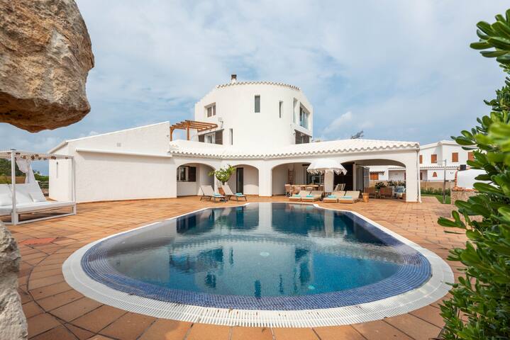 Kistine 4 bedroom villa, Cala Morell gallery image 4