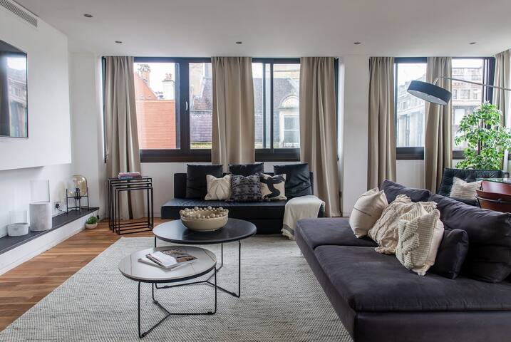 Huge Apartment on Oxford Street- Central London gallery image 3