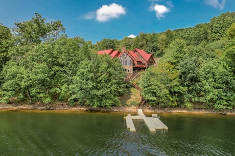 Iconic Red Roof Lakefront Estate | 8BR |Sleeps 20