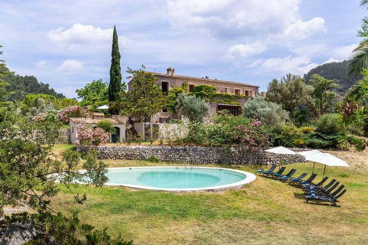 Honor Vell – Surrounded by nature gallery image 2