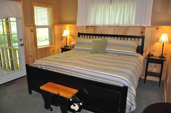 Toccoa FishTrap|King Master Suite|Enchanted Mountain Retreats