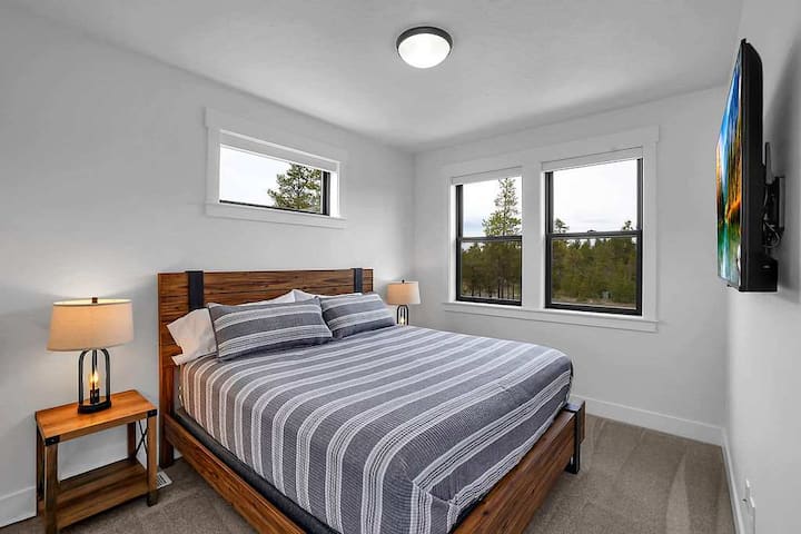 Საწოლი „King Bed“ – კომფორტი და პეიზაჟები კომბინირებული