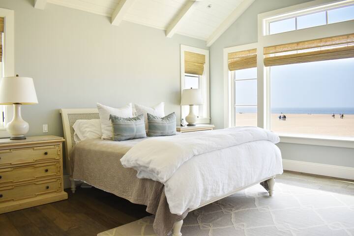 Beautiful 5bdr Beachfront on Scenic Bike Path