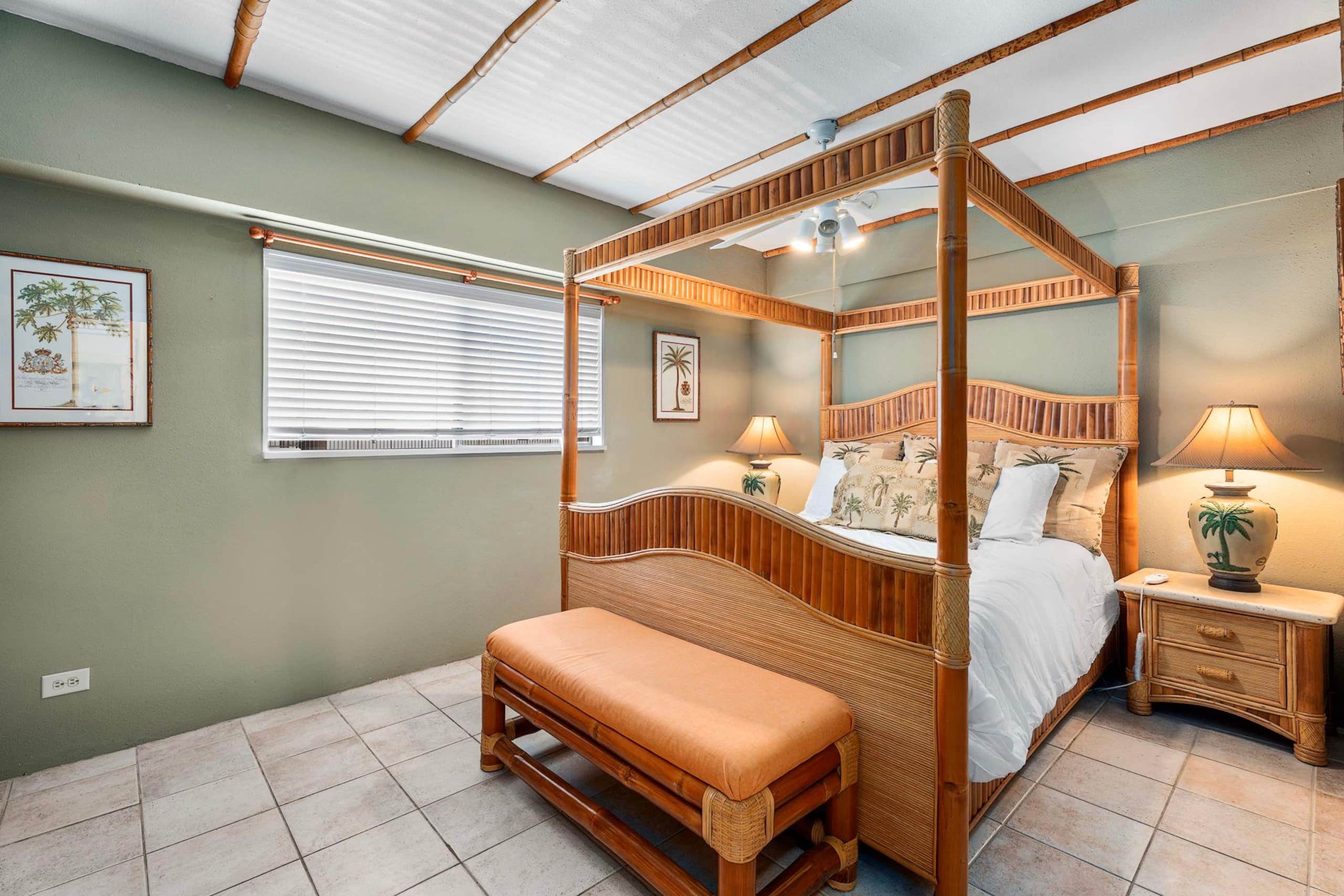 Condo in Kailua-Kona · ★4.7 · 1 bedroom · 2 beds · 1 private bath - Image 12