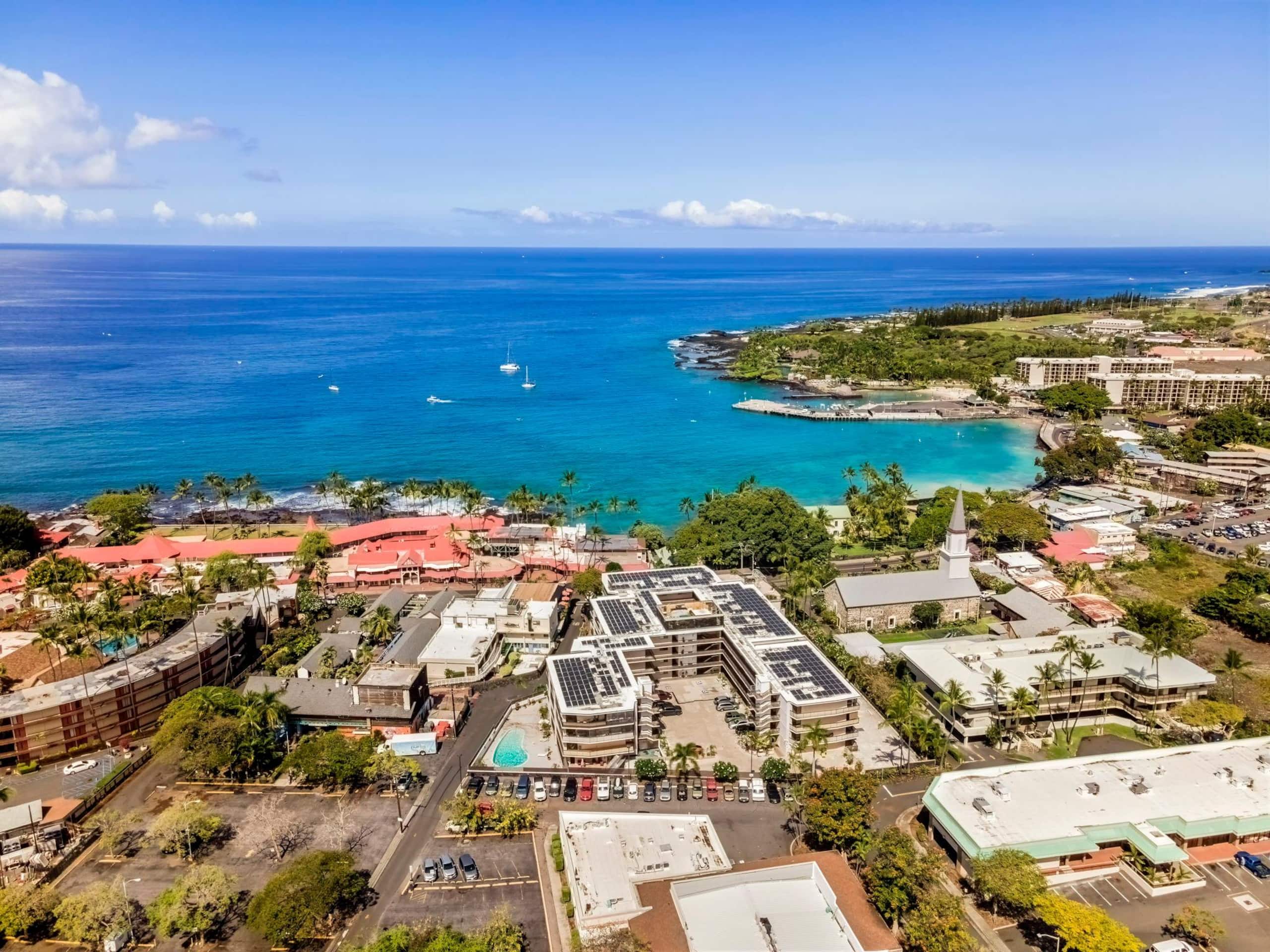 Condo in Kailua-Kona · ★4.7 · 1 bedroom · 2 beds · 1 private bath - Image 28