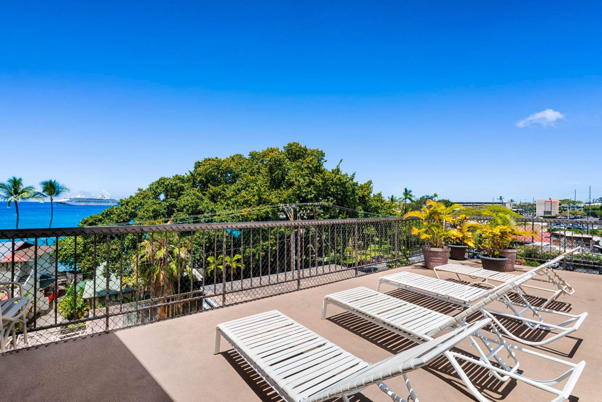 Condo in Kailua-Kona · ★4.7 · 1 bedroom · 2 beds · 1 private bath - Image 22