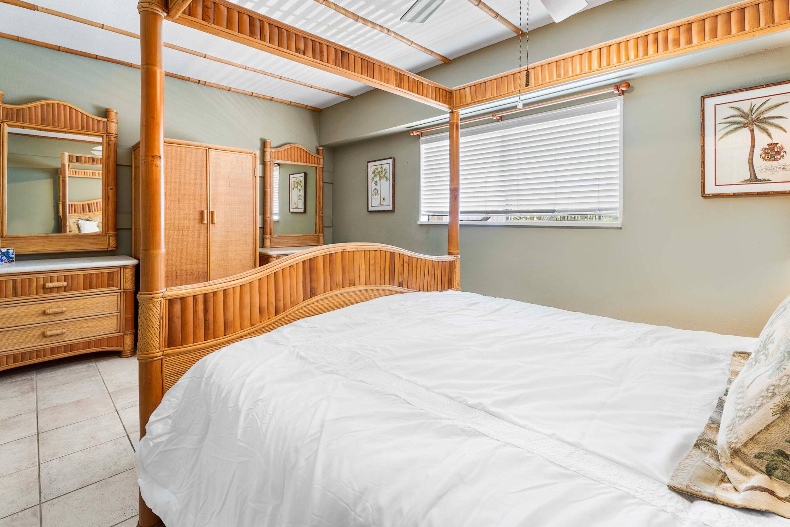 Condo in Kailua-Kona · ★4.7 · 1 bedroom · 2 beds · 1 private bath - Image 13