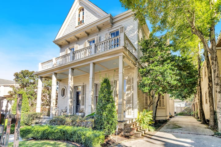 Garden District Historic Home near WWII Museum
