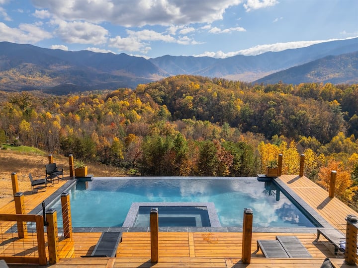Luxury Smoky Mtn Cabin | Infinity Pool & Views