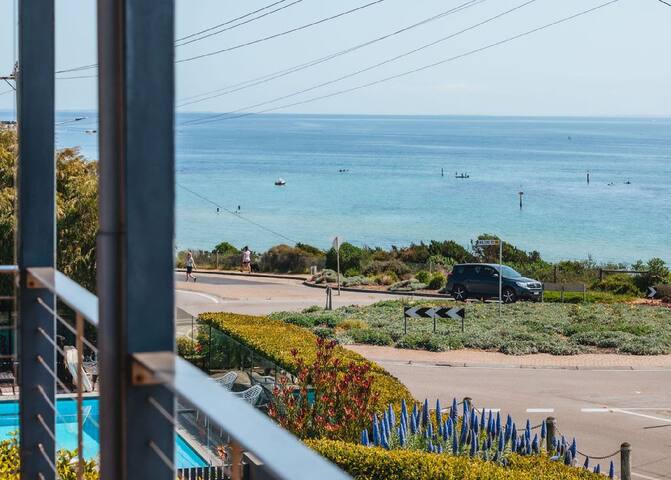 Blue Pearl Retreat | Opp Beach: Spa & Sunset Pool gallery image 5