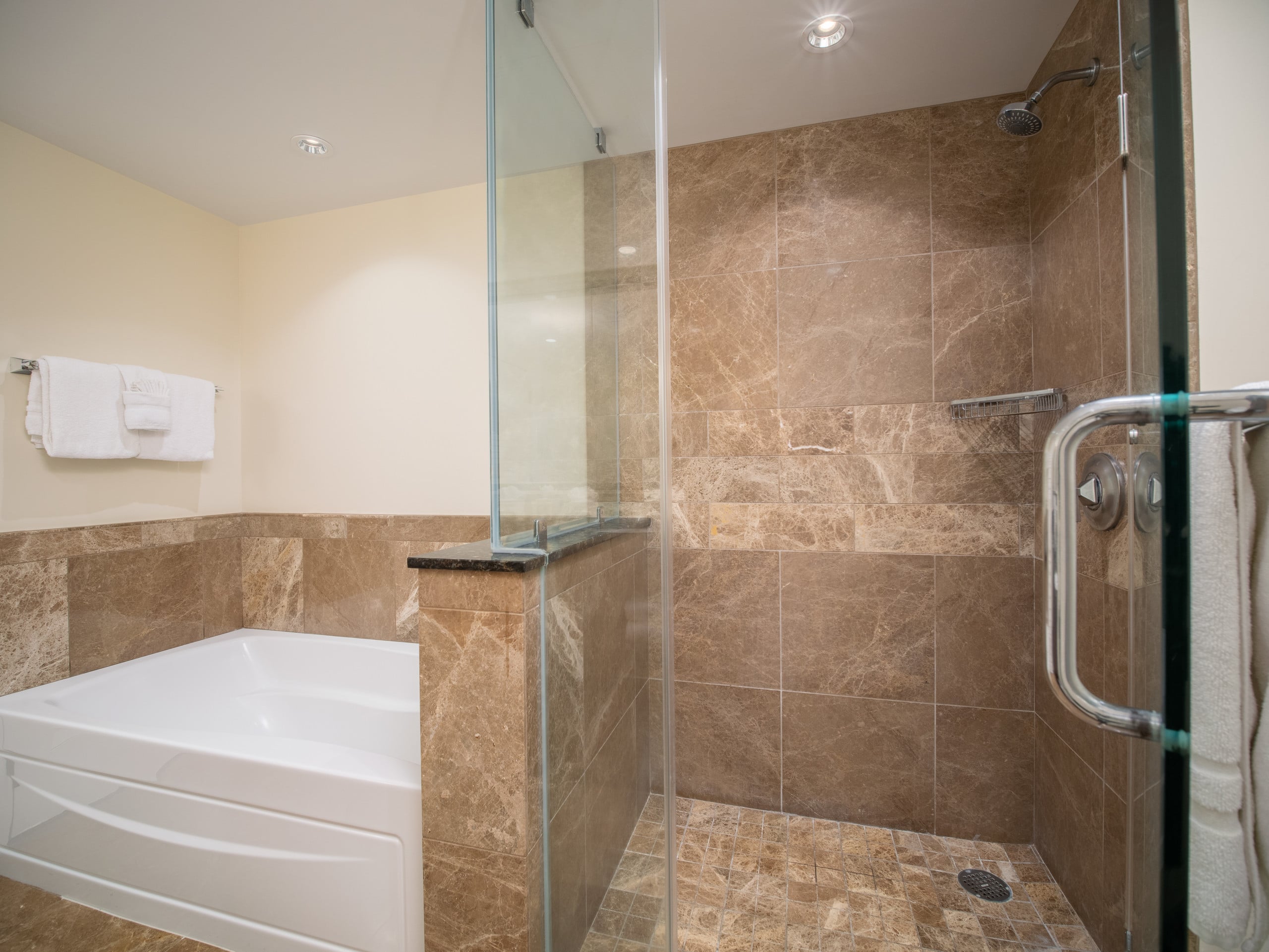 Home in Lahaina · ★4.75 · 3 bedrooms · 4 beds · 3 baths - Image 27