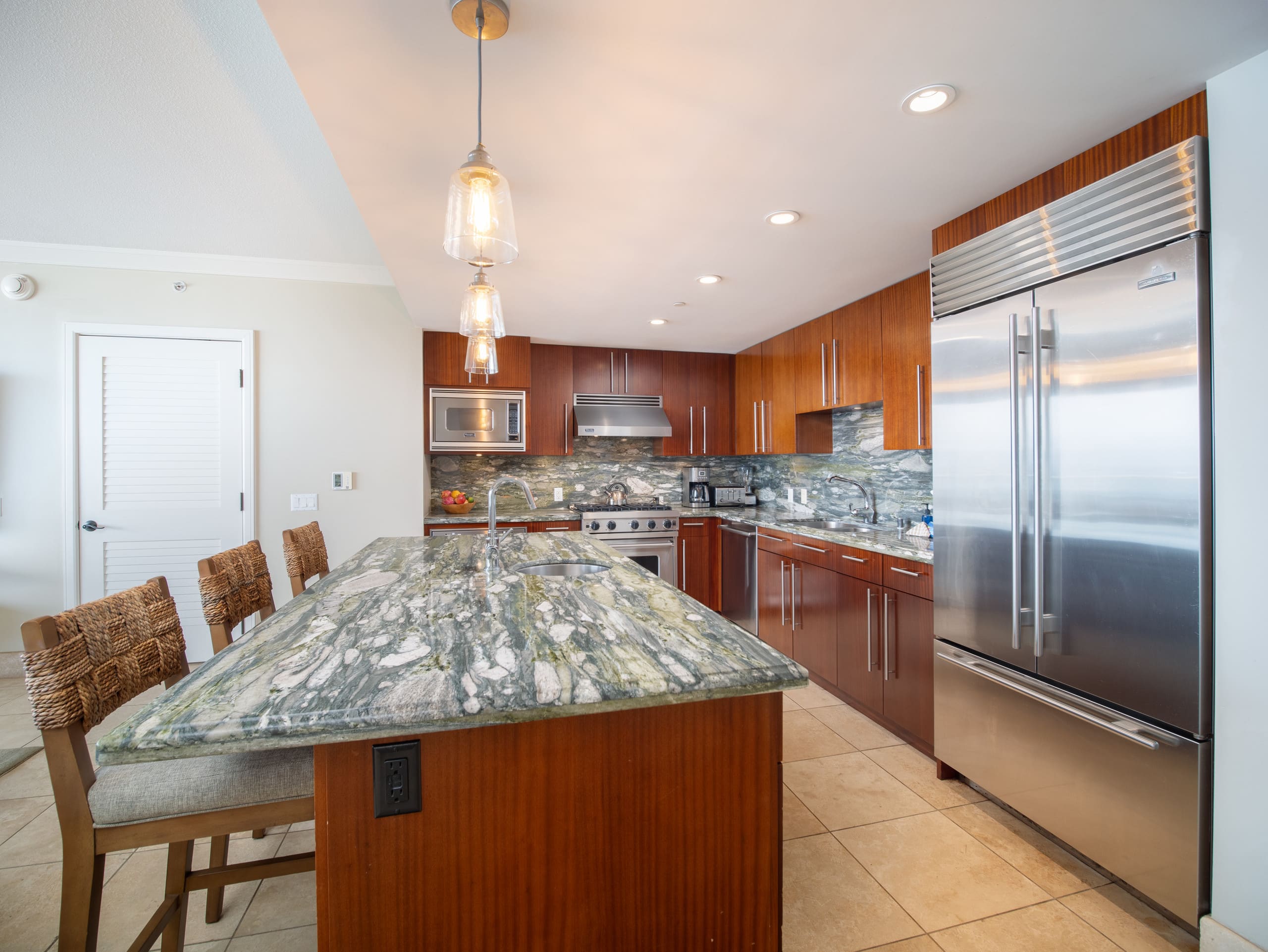 Home in Lahaina · ★4.75 · 3 bedrooms · 4 beds · 3 baths - Image 7