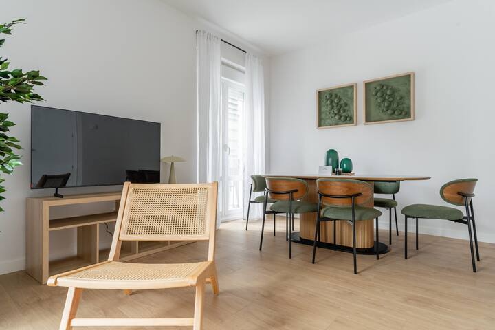 Stylish & Central -4bedrooms 2bathrooms-Salamanca gallery image 4