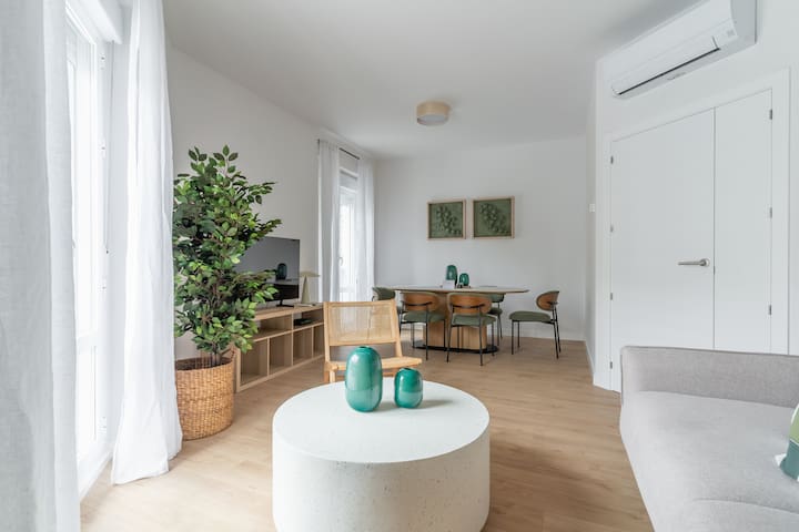 Stylish & Central -4bedrooms 2bathrooms-Salamanca