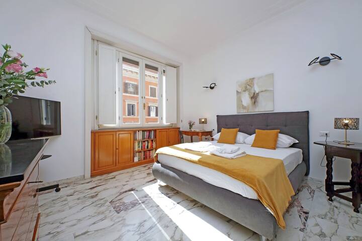 4BNB – Spacious Gracchi Apartment gallery image 2