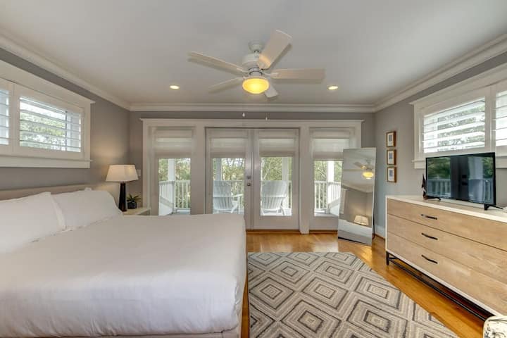 Third floor King bedroom with full bathroom and private porch