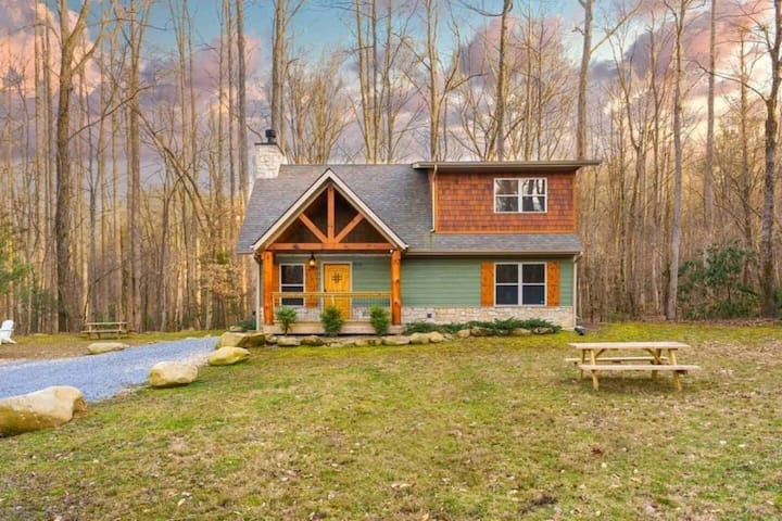 Pet Friendly With Huge Yard! Secluded Stay - Cosby, TN
