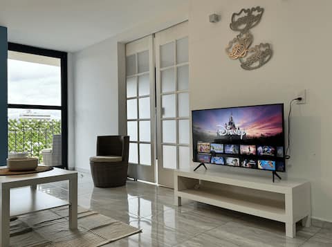 Nice apartment, perfect location, view to the outside