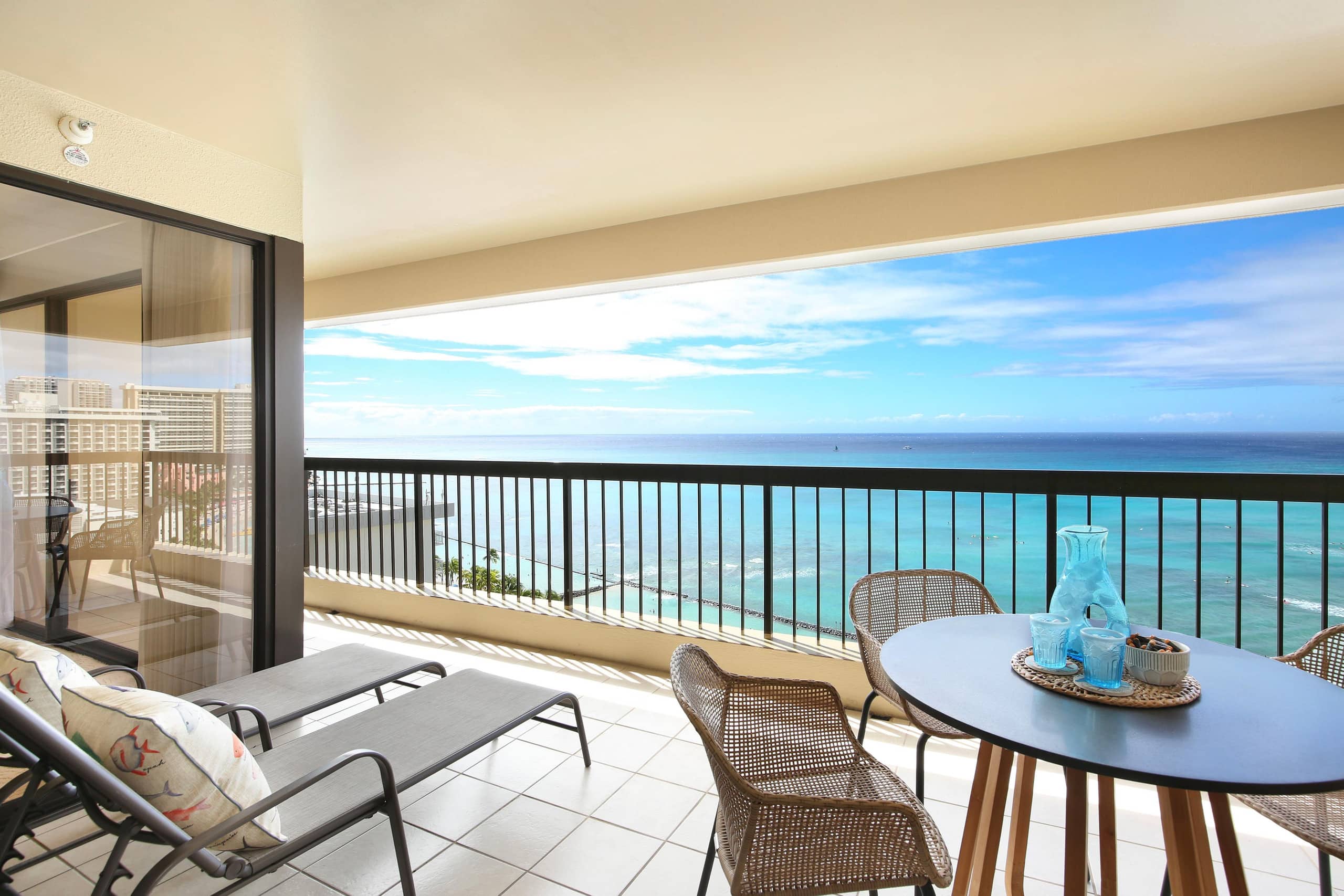 Luxury full ocean view at Waikiki Beach Tower 2003 - Image 31