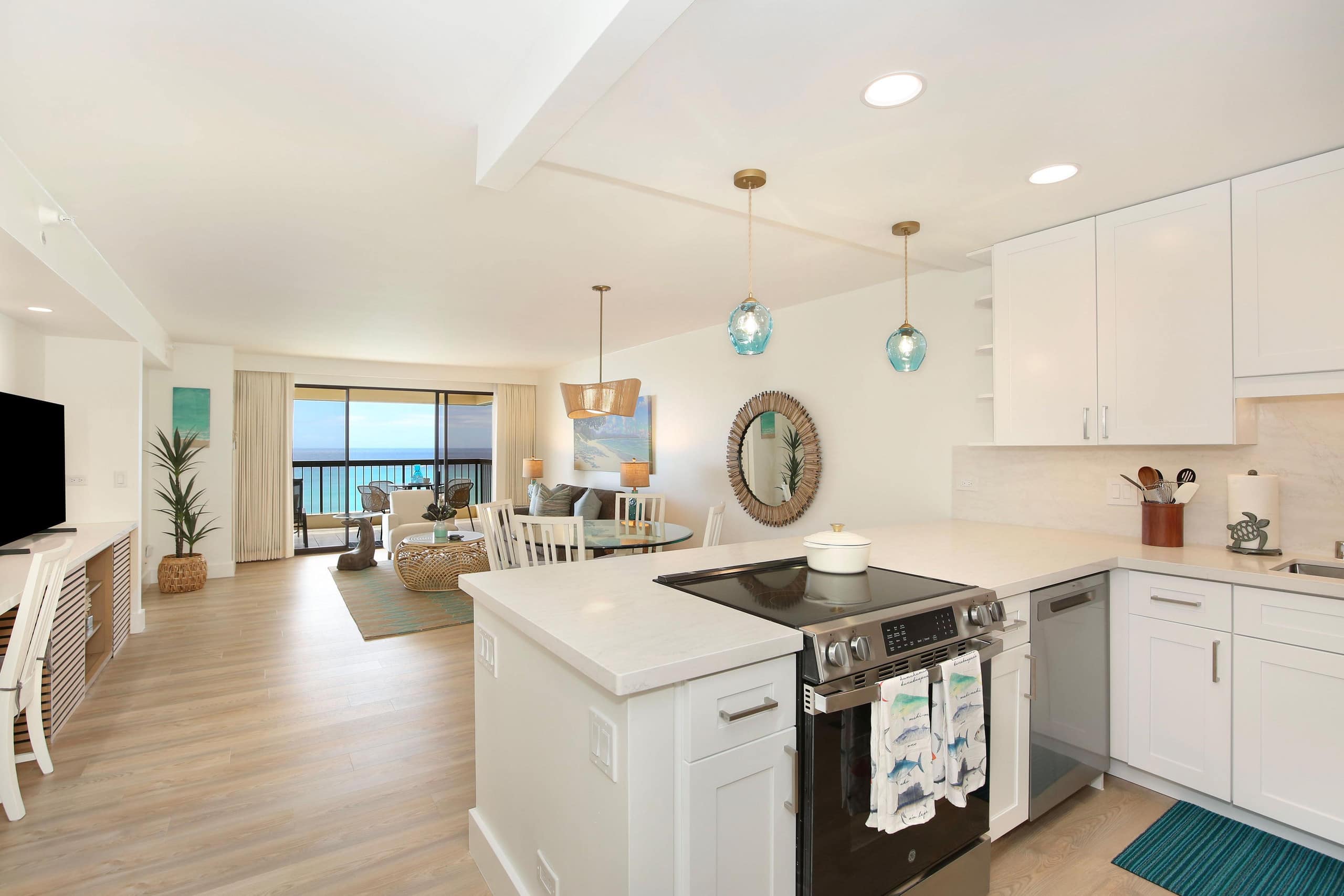Luxury full ocean view at Waikiki Beach Tower 2003 - Image 13