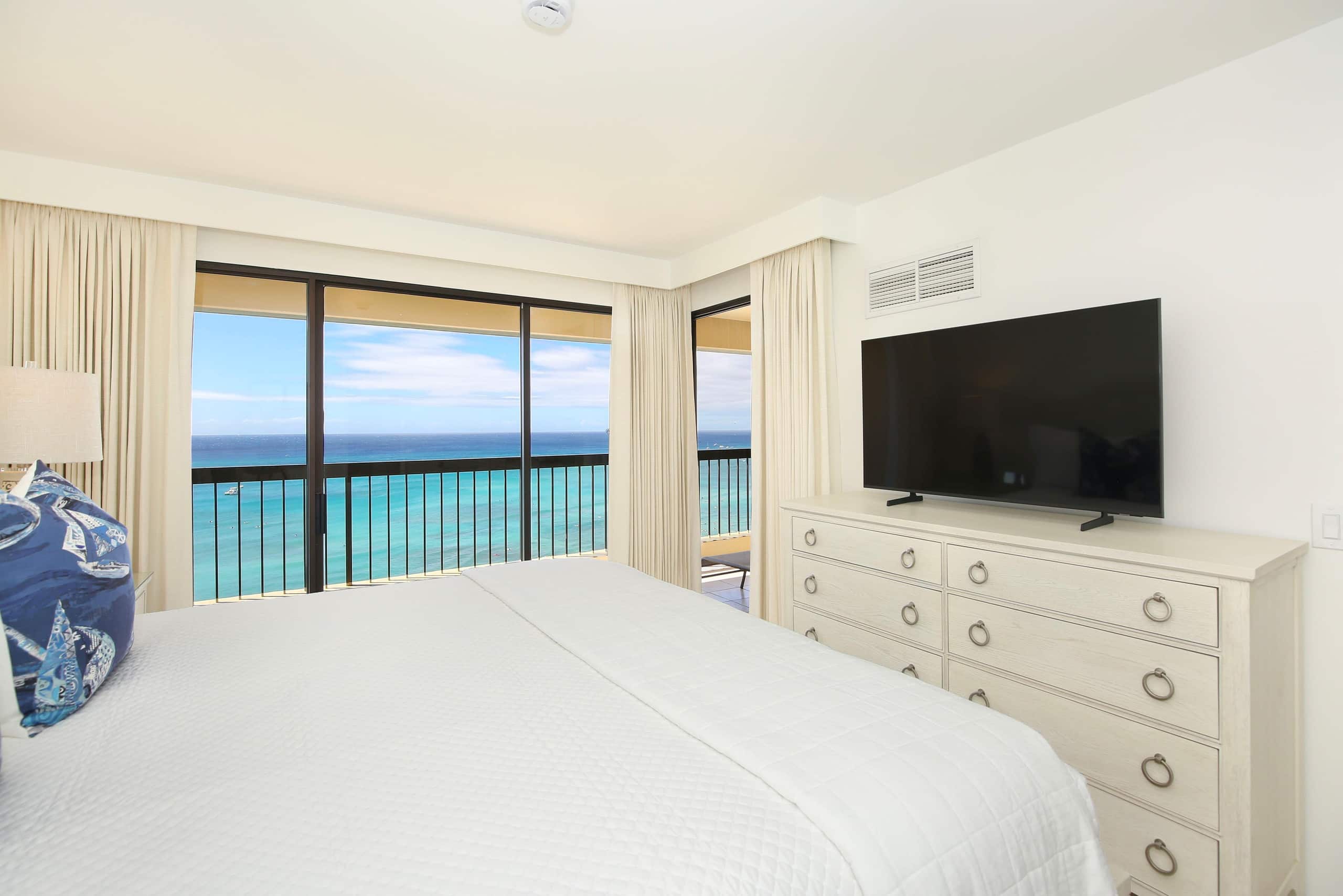 Luxury full ocean view at Waikiki Beach Tower 2003 - Image 17