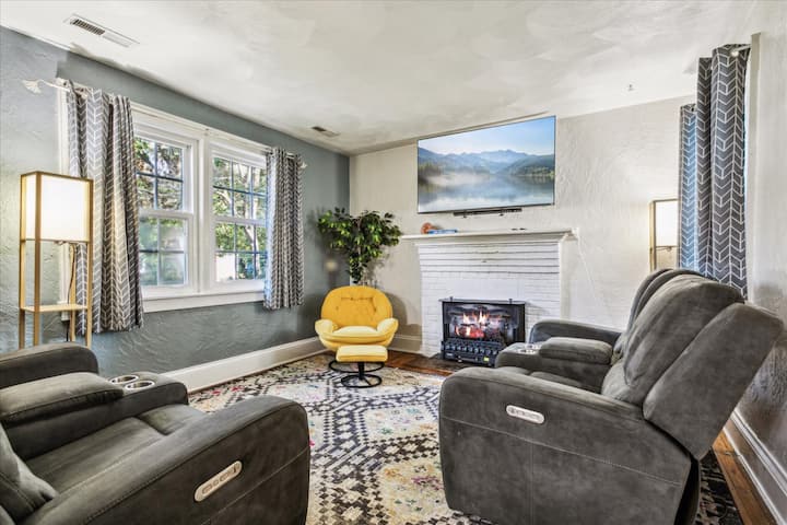 Family And Dog Friendly Home, 30+ Day Stays - Virginia Beach, VA