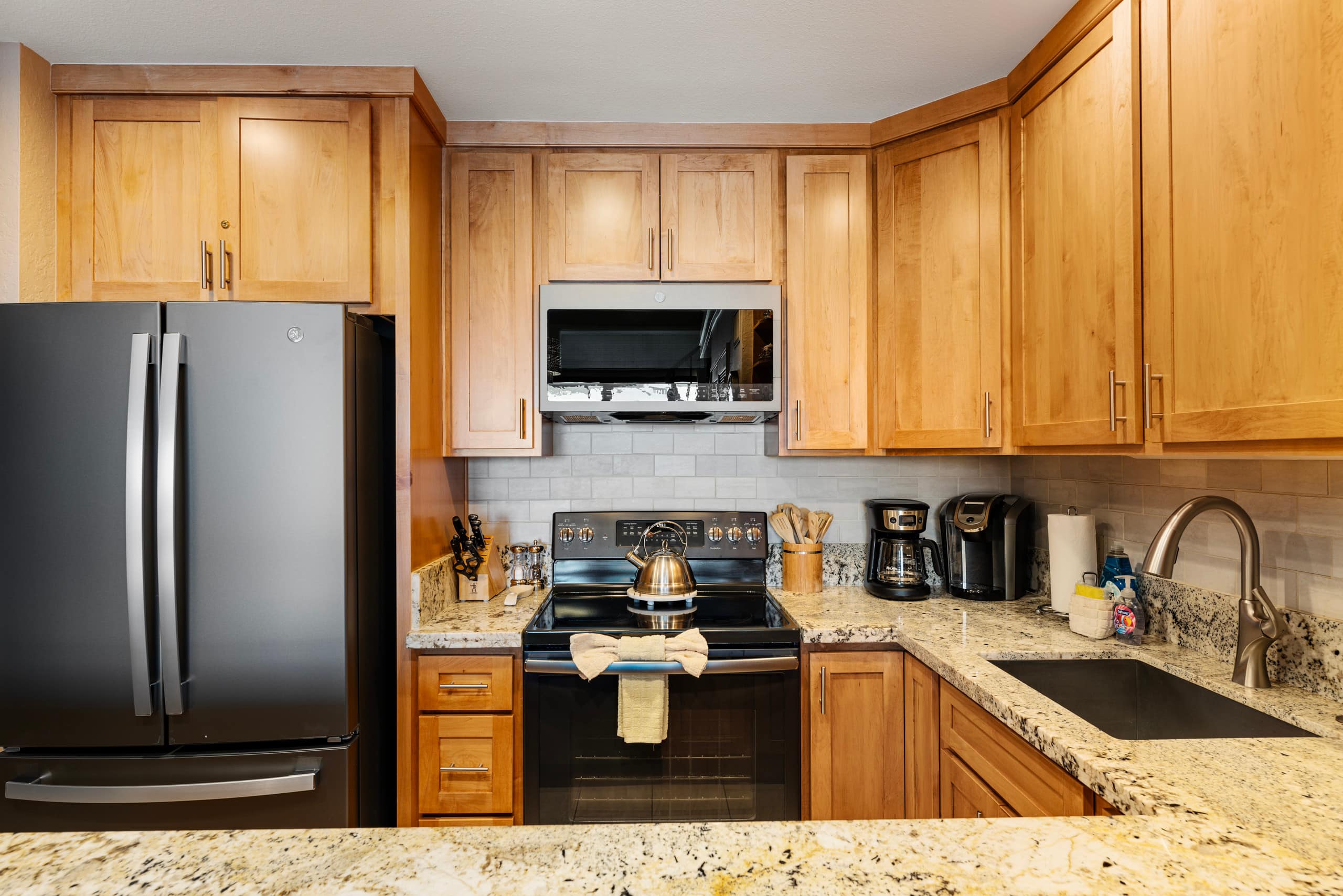 Home in Lahaina · ★4.95 · 3 bedrooms · 5 beds · 2 private baths - Image 11