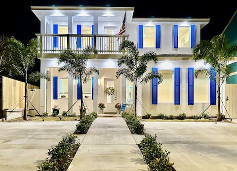 Top Airbnb: Luxury - Southern Charm Home - Steps from Beach! in South Padre Island