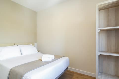 Popular Airbnb listing: Double Bed Apartment – Ground Floor in Campolide