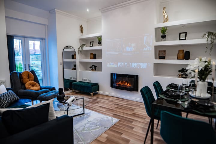 Manchester – 4 Beds – Sleeps 7 – Street Parking