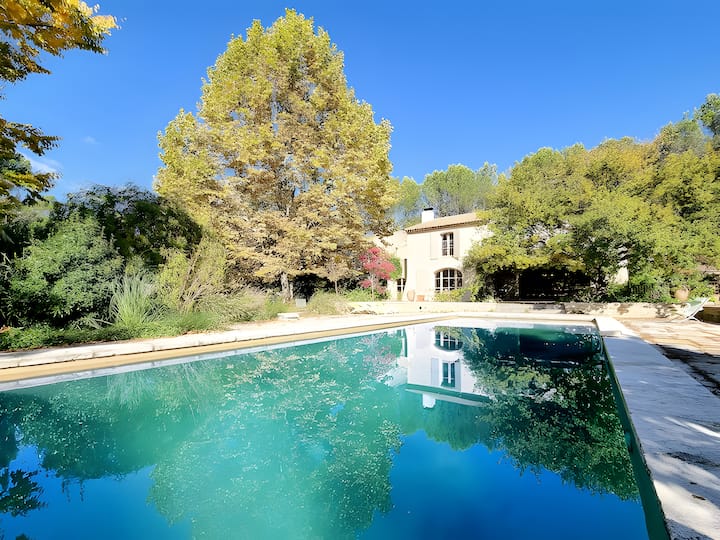 Mas Des Cigales Et Roulotte Lambesc - Provence-Alpes-Côte d'Azur (PACA)