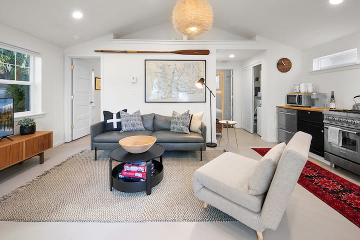 Writer’s Cottage On Long Lake - Port Orchard, WA