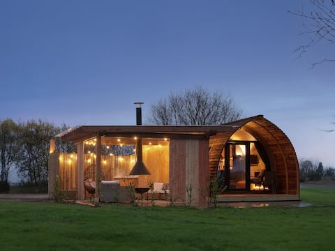 Luxury Rural Cabin with Wood Fired Hot Tub